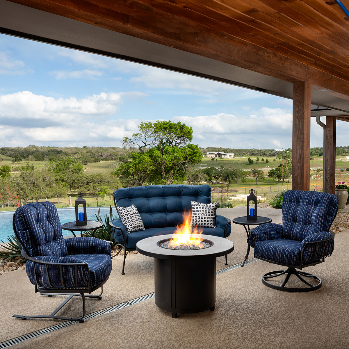 OW Lee Monterra Urban Scale Patio Set - OW-MONTERRA-SET21