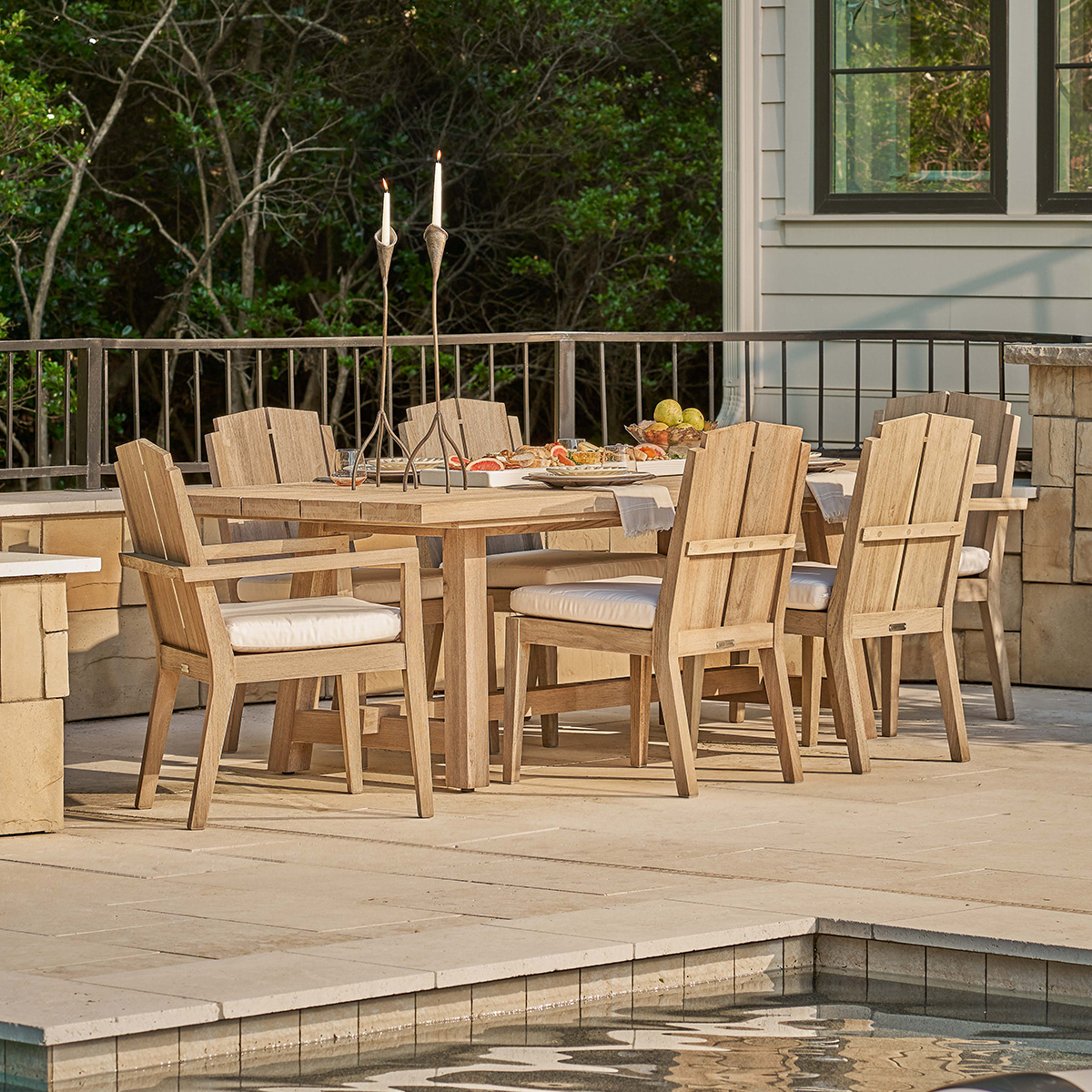 Universal Saratoga Dining Set for 6