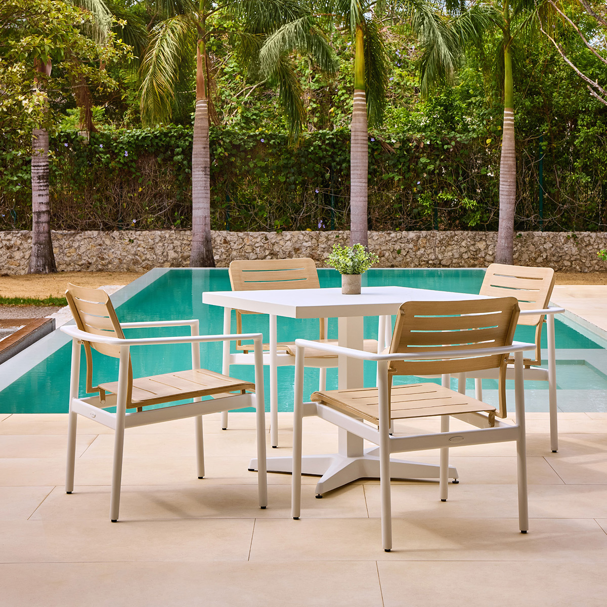 Castelle Davenport Slat Outdoor Dining Set