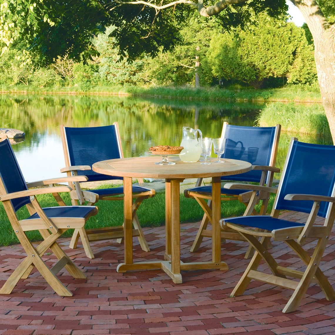 Essex 36" Round Dining table set