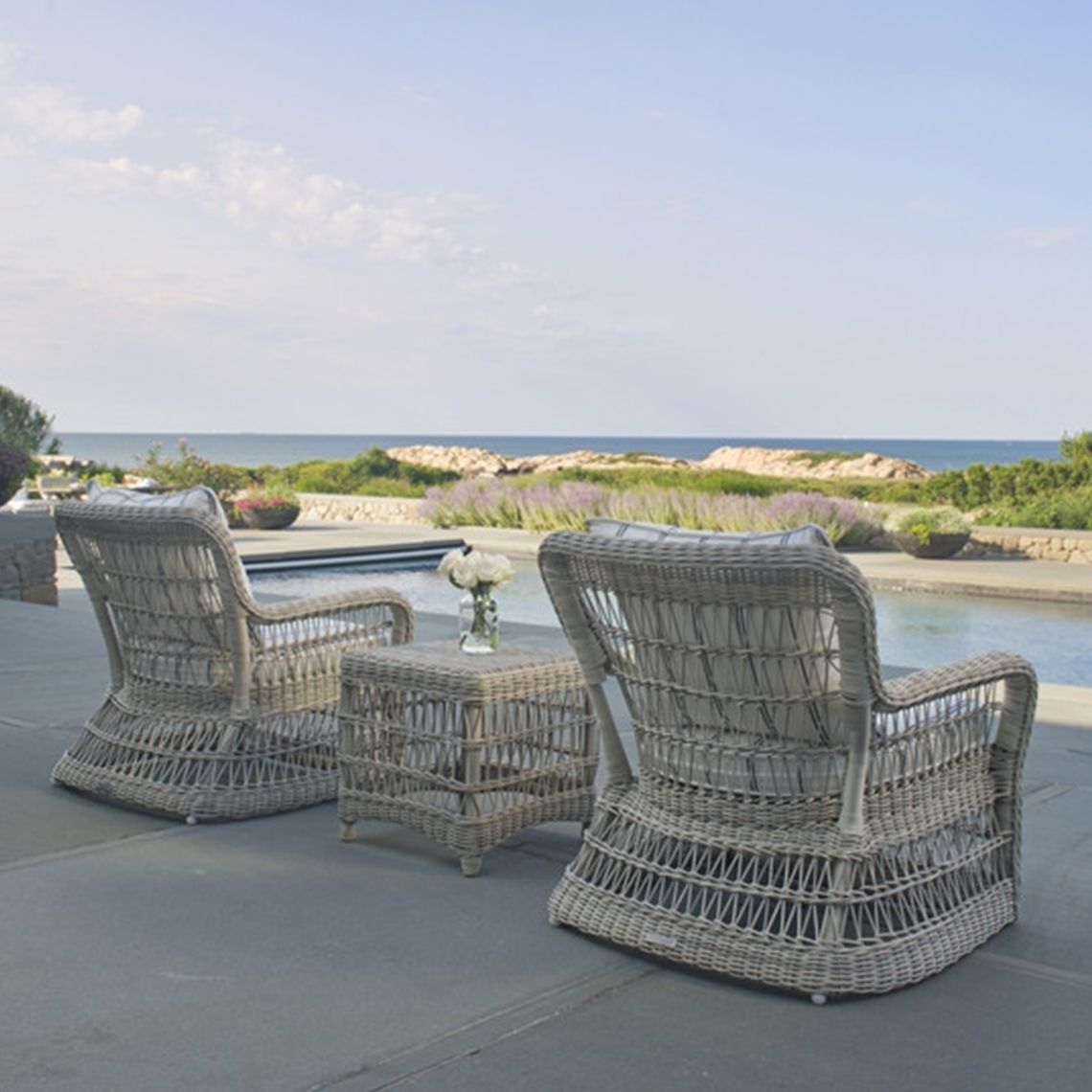 Southampton Lounge Chair and Side Table Set