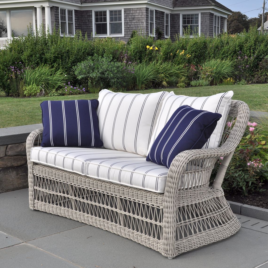 Southampton Deep Seating Settee lifestyle