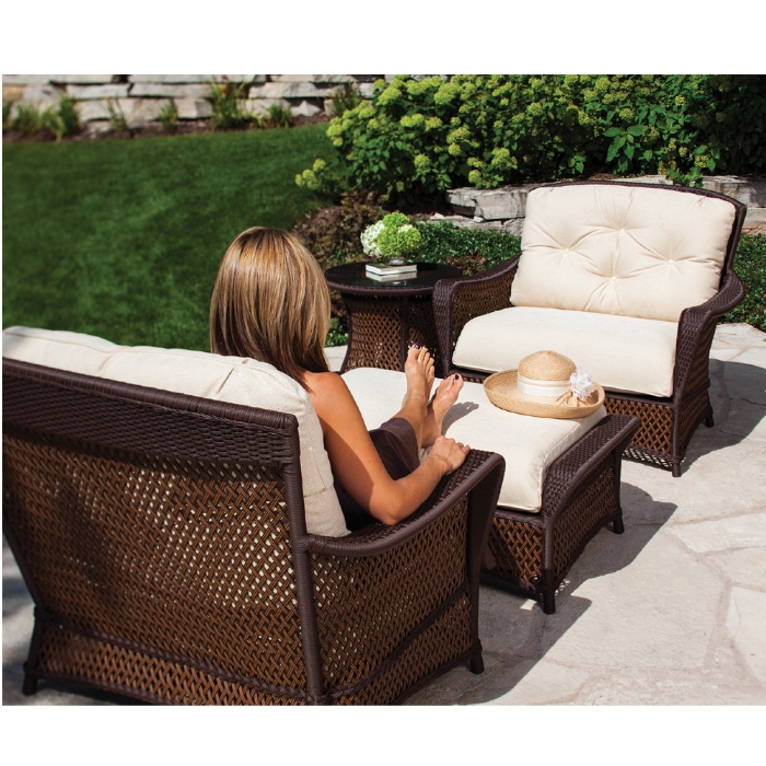 Grand Traverse Woven Vinyl 24" round Glass Top End Table - 71018