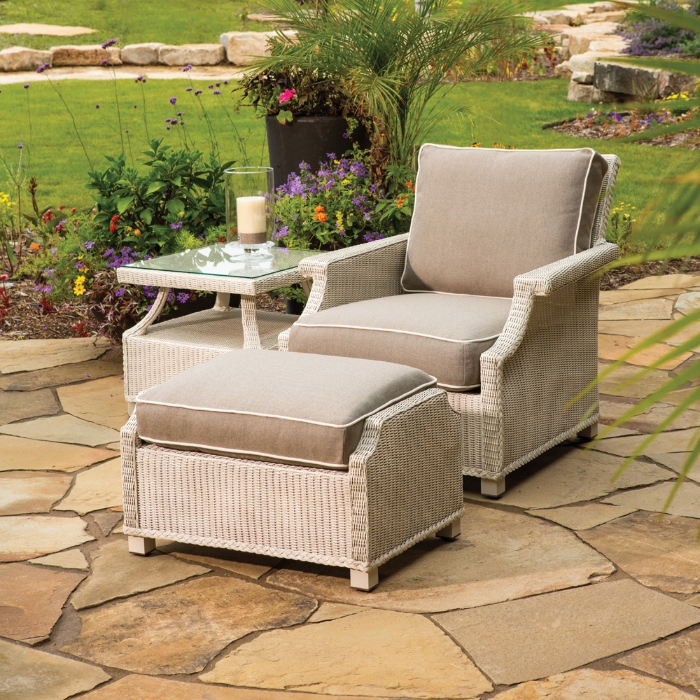 Hamptons Wicker End Table with Glass Top - 15918