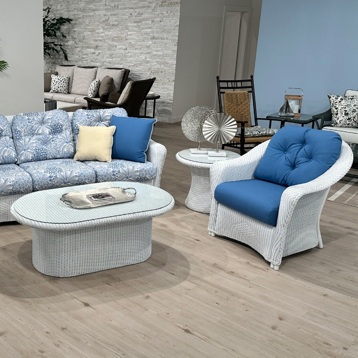 Loom 50” Oval Pedestal Cocktail Table - 86051