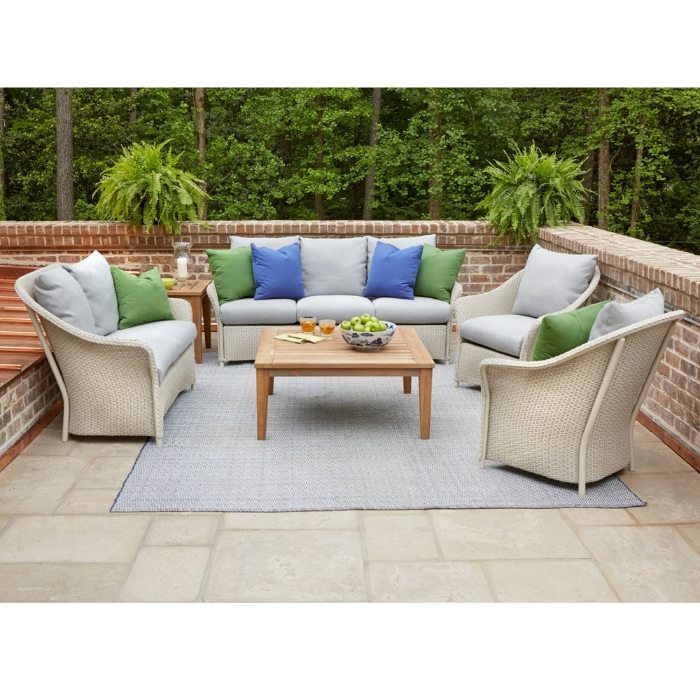 Weekend Retreat Wicker Loveseat - 72050