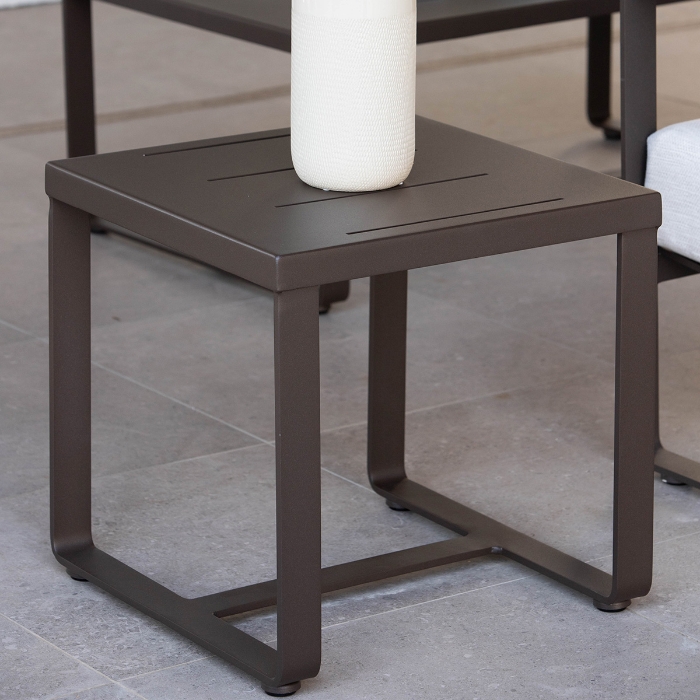 Horizon 20" Square Side Table detail