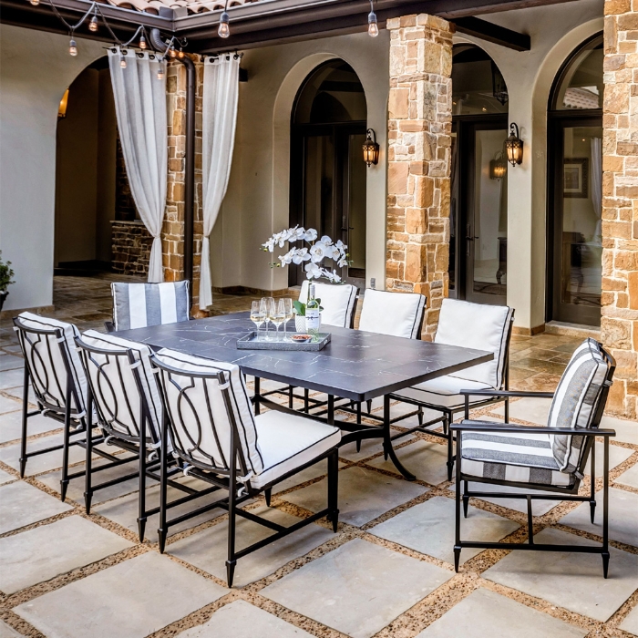 Kensington Traditional Dining Set for 8