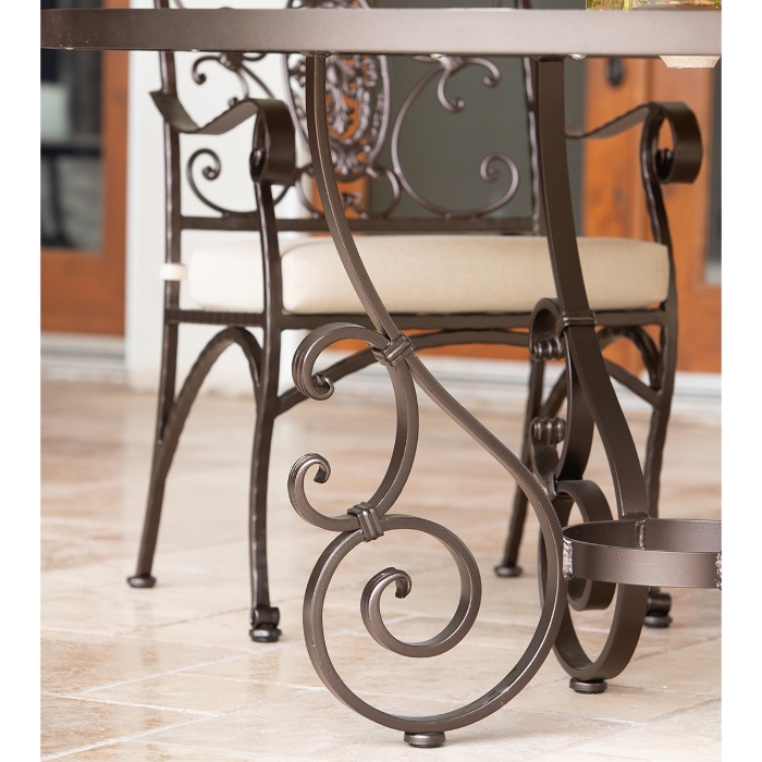 42" Round Dining Table with San Cristobal Base lifestyle