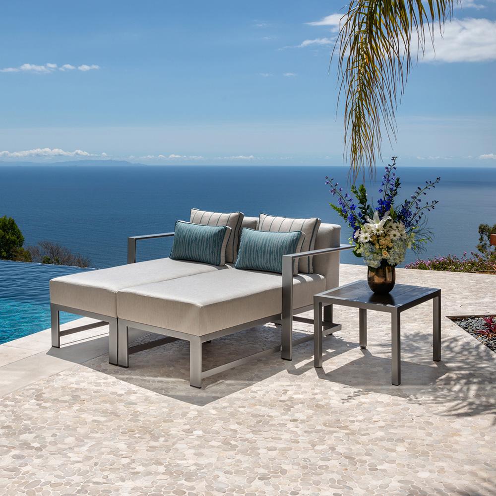 Studio Aluminum Lounge Set
