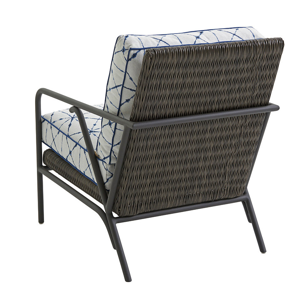 wicker outdoor lounge chair