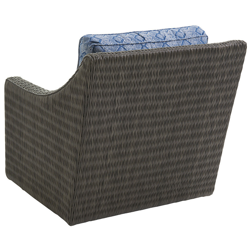 wicker outdoor lounge chair