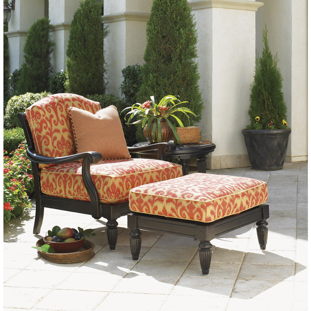 Turned legs patio furniture
