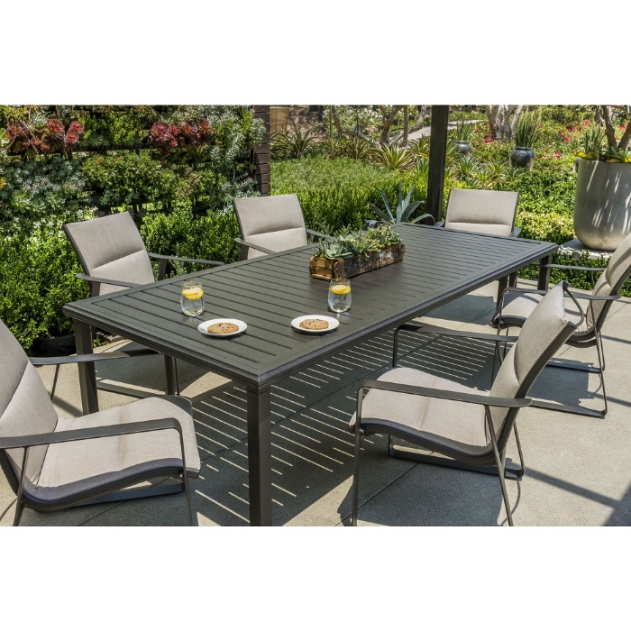 Amici aluminum chat table