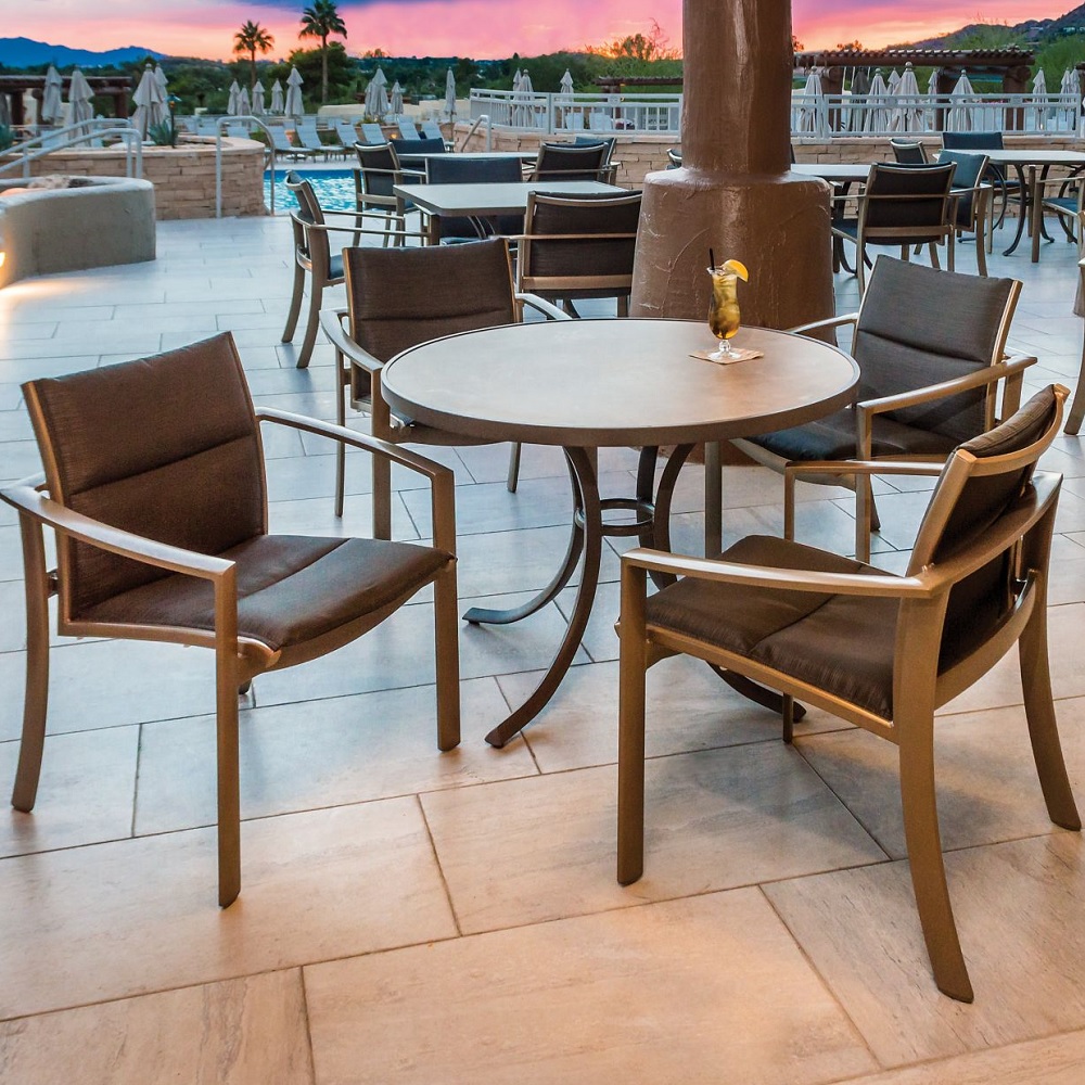 Kor aluminum dining chair with padded sling seating