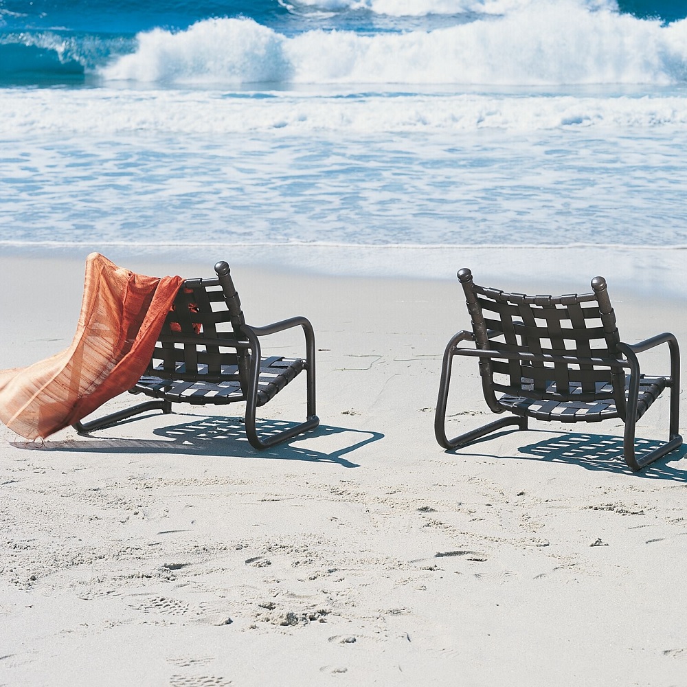 Lascala aluminum chaise with vinyl straps