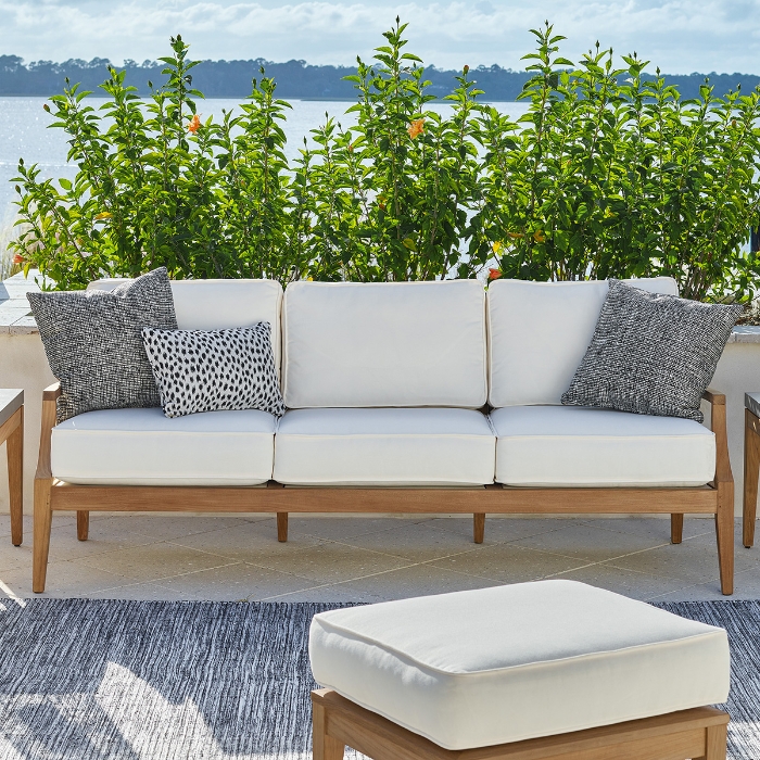 Coastal Living Chesapeake Sofa - U012400