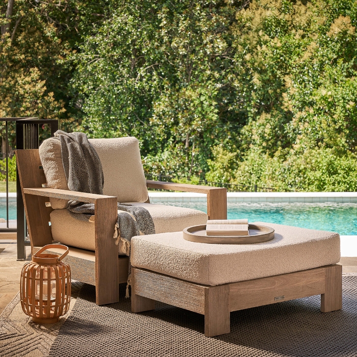 Universal Coastal Living Saratoga Ottoman set