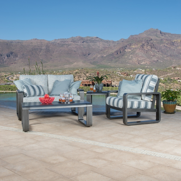 Woodard Vale Upholstered Patio Set