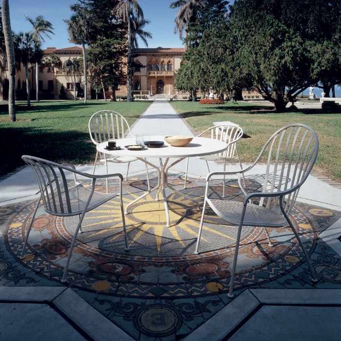 48" Round Premium Mesh Top RTA Umbrella Table - 190228