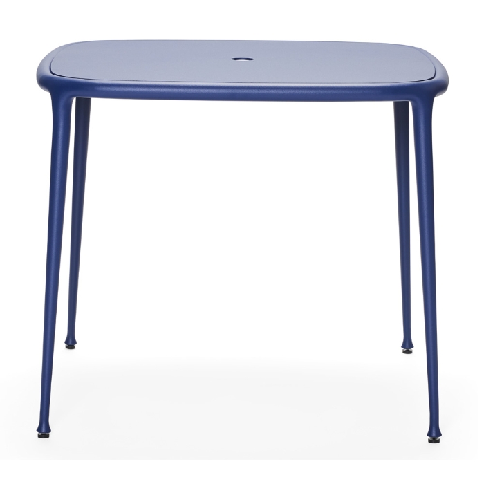 Windsor Dining Umbrella Table angle
